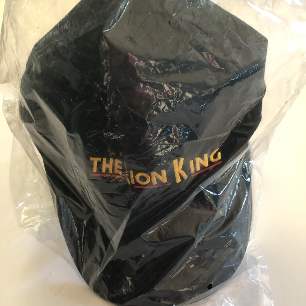 Black VIP Lion King Hat NWOT